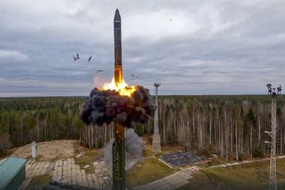 1usk_iz_podvizhnogo_gruntovogo_raketnogo_kompleksa_pgrk_yars_s_kosmodroma_b6e83896947d51152cb7de9e65232e53_650x410.jpg