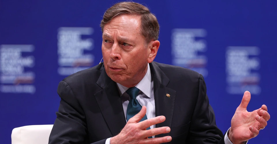 291852_David-Petraeus_gettyimages_new_960x500_0.webp