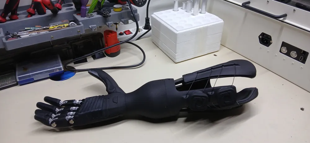 Біонічні протези