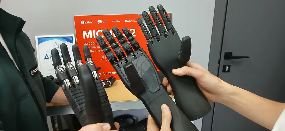 Біонічні протези